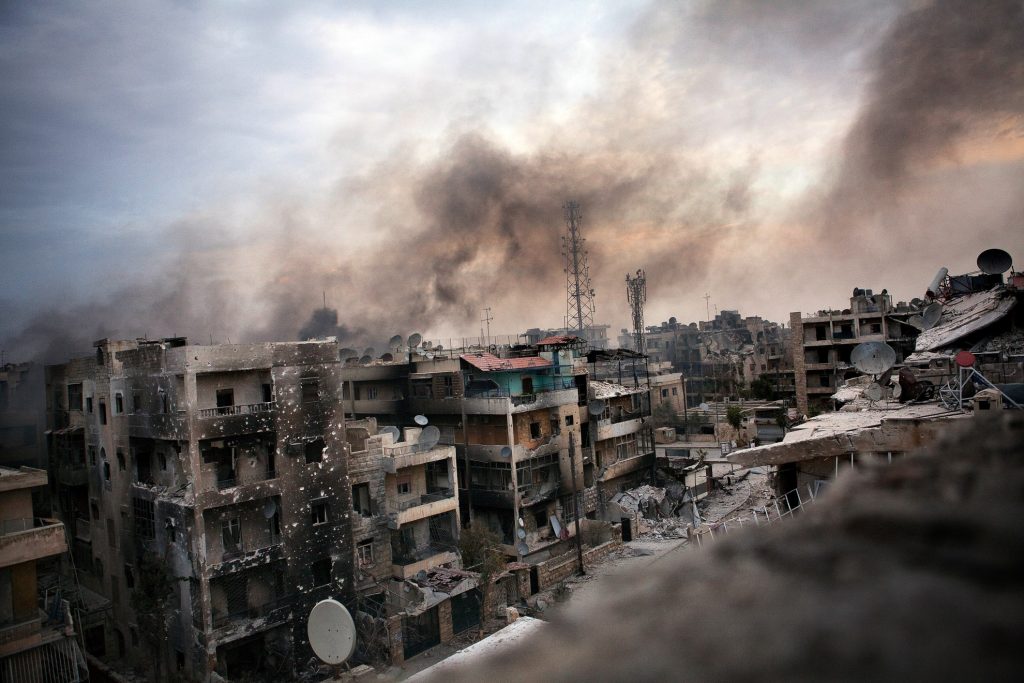 Visión general de los edificios destruidos en el distrito Saif al Dawle. Aleppo, Aleppo, Siria. 2 de octubre de 2012.